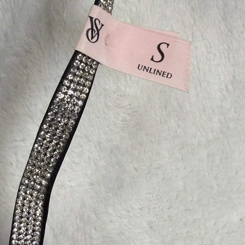 Victorias Secret Very Sexy Unlined Shine Strap Bralette Black S 11230619‎